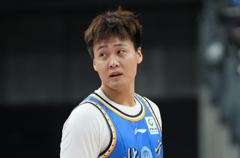 爱游戏中国官网-CBA全明星首周票数:徐杰总票王赵睿北区票王 庞峥麟超郭艾伦