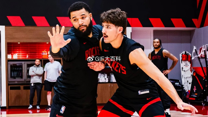 爱游戏平台体验-范弗里特有望提前复出，火箭迎季后赛强心剂！目前火箭最缺的人|谢泼德|纽约尼克斯队|弗雷德·范弗里特|休斯敦火箭队|nba_新浪体育_新浪新闻