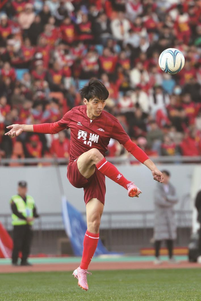 爱游戏平台体验-绿茵封王！秀洲夺冠！|秀洲队|南湖晚报|平湖队|足球|联赛_新浪体育_新浪新闻